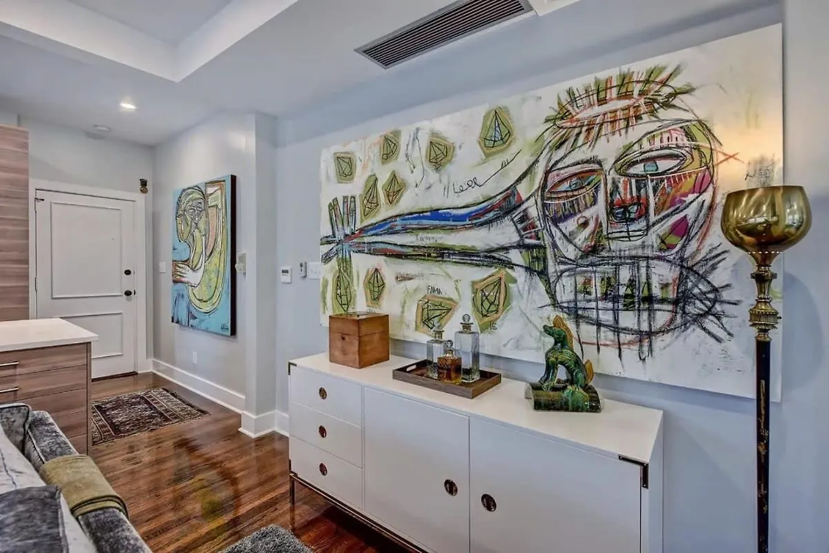 Modern 2Br Condo With Sunroom Near Uptown Charlotte United States