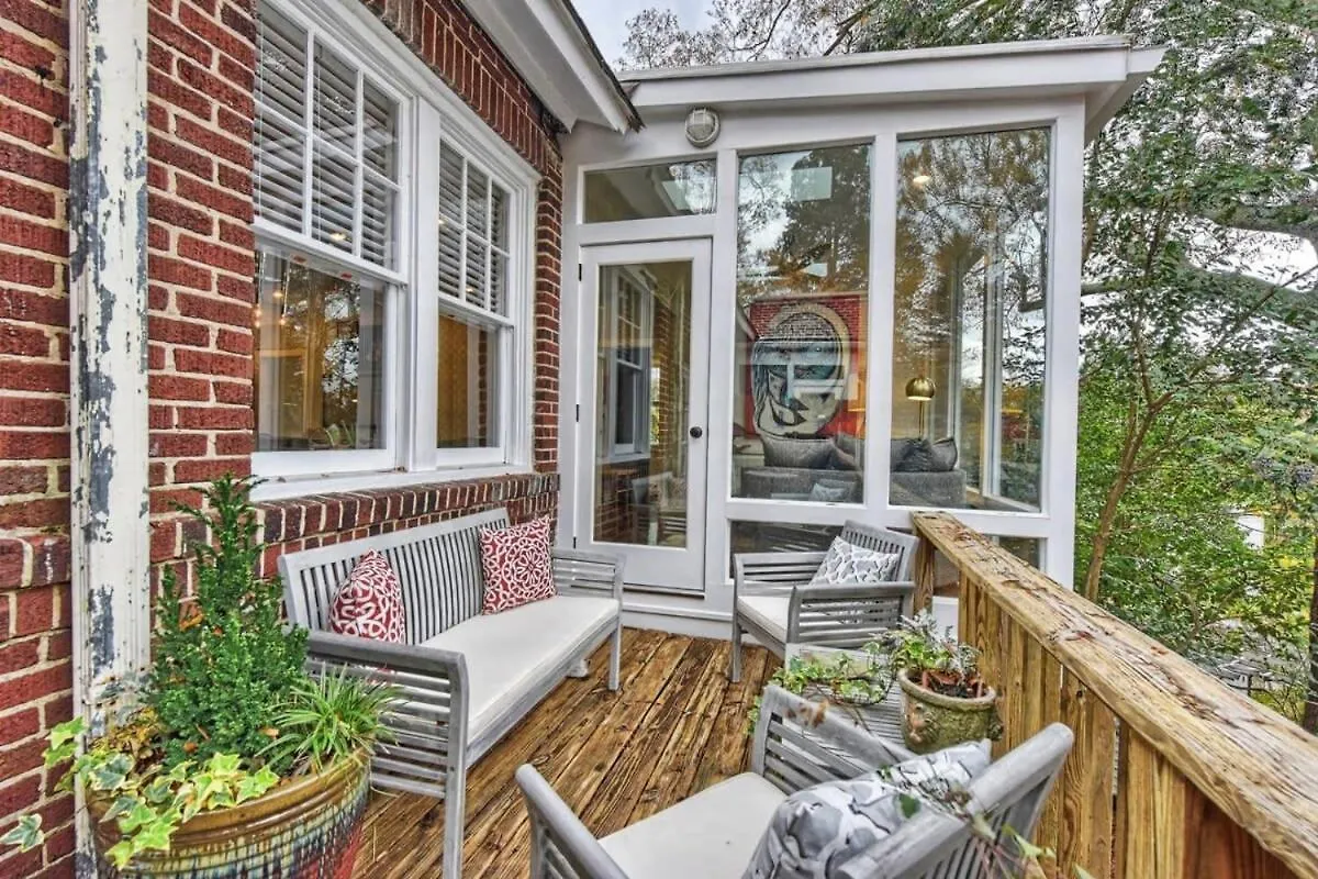 Modern 2Br Condo With Sunroom Near Uptown Charlotte